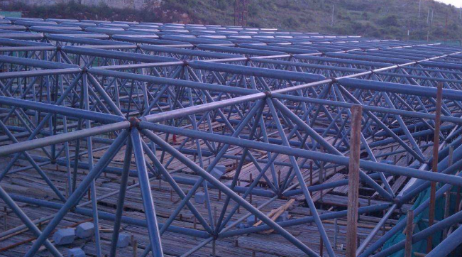 丰县概述网架加工中对钢材的质量的过细恳求